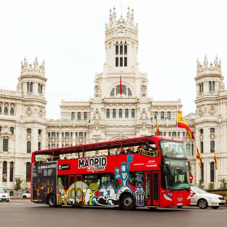 אוטובוס התיירים במדריד